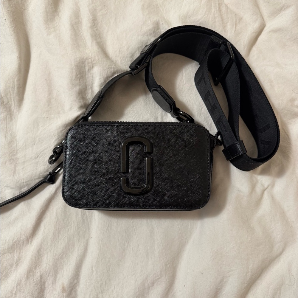 Black Marc Jacob’s Crossbody Bag
